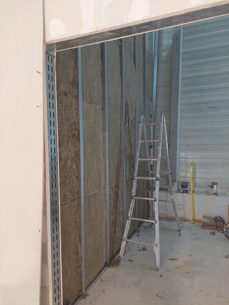 Amenajari interioare si exterioare.